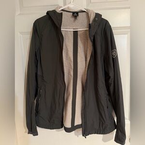 Green Kuhl women’s jacket. Windproof yet breathable. Warm yet lightweight.